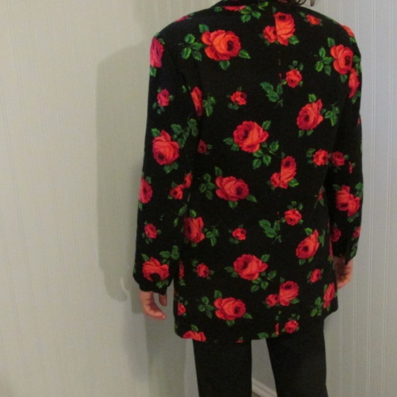 Vintage Black Velvet Jacket with Rose Pattern, Size M - Picture 5 of 6
